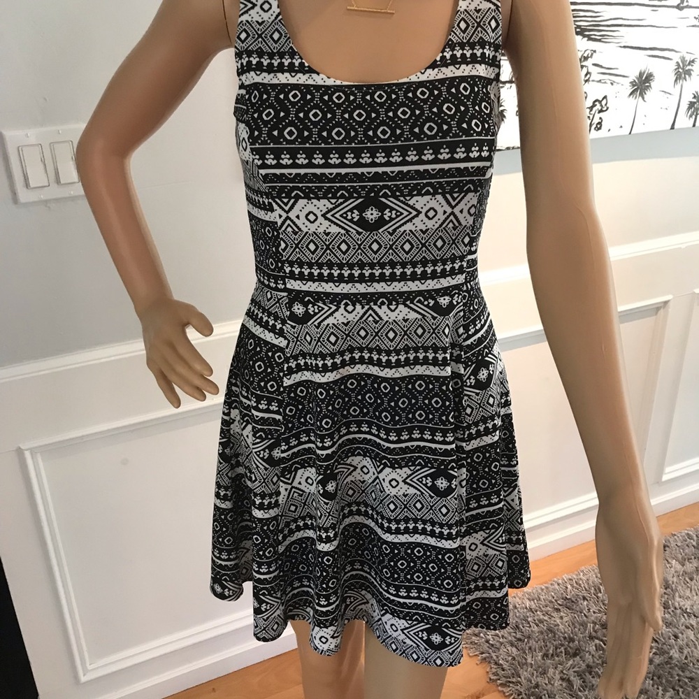 H&M Dress - Picture 3 of 7